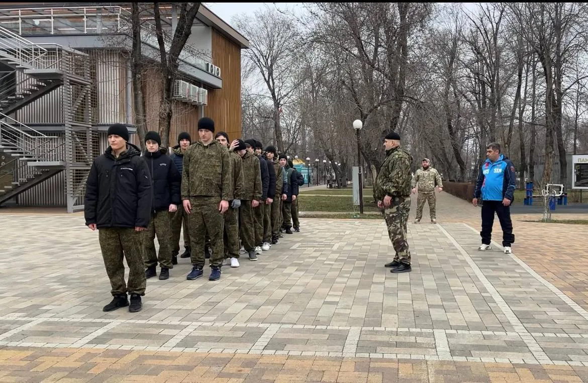 В Карачаево-Черкесии ветераны Росгвардии провели патриотические мероприятия в честь Дня воссоединения Крыма с Россией