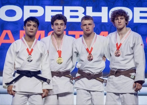 Серебряную медаль международного турнира по дзюдо завоевал спортсмен из КЧР Айдар Батруков