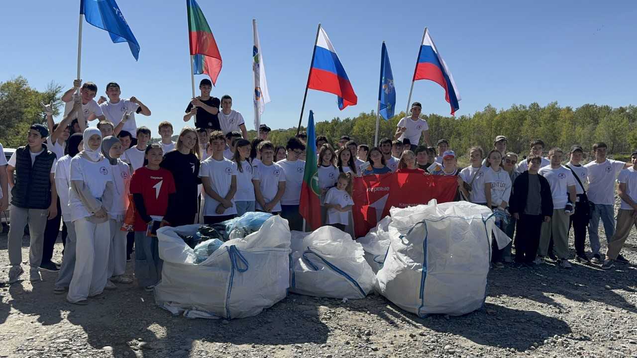 Волонтеры «РусГидро» собрали 20 тонн мусора на берегах рек