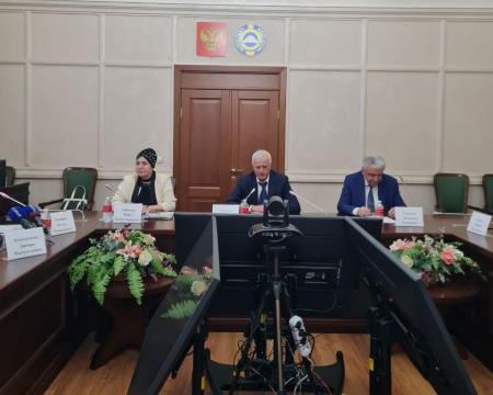 В Черкесске прошло заседание республиканской трехсторонней комиссии по социально-трудовым отношениям